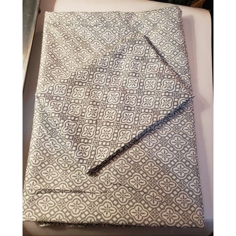 Twin Mainstays XL Top Flat Sheet And Pillowcase